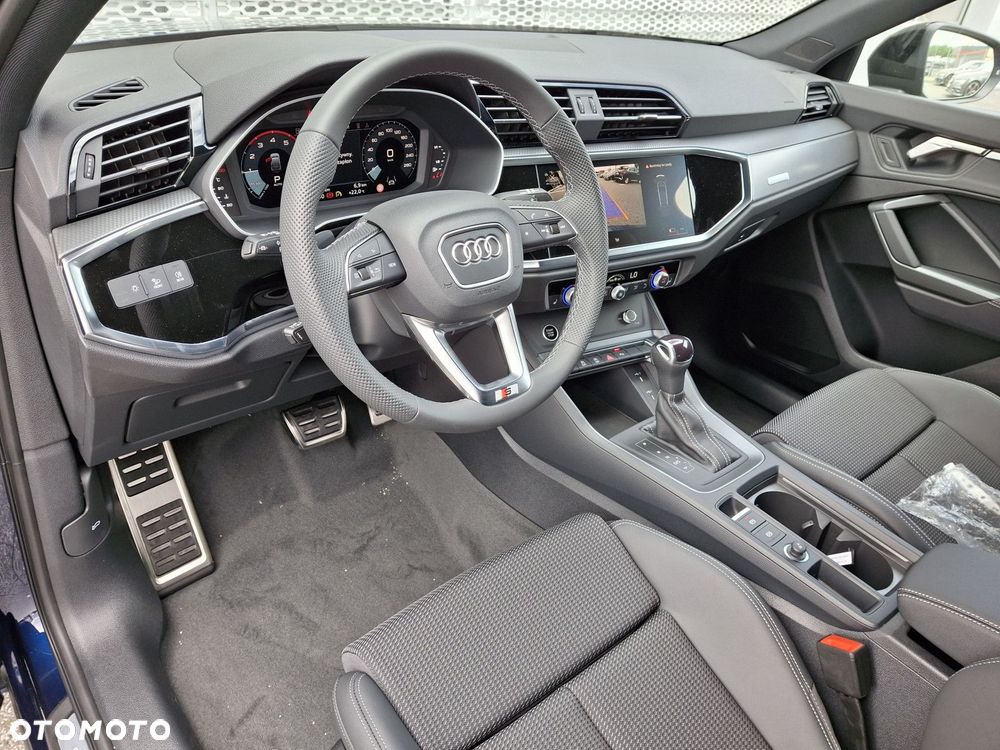 Audi Q3 Sportback - 9