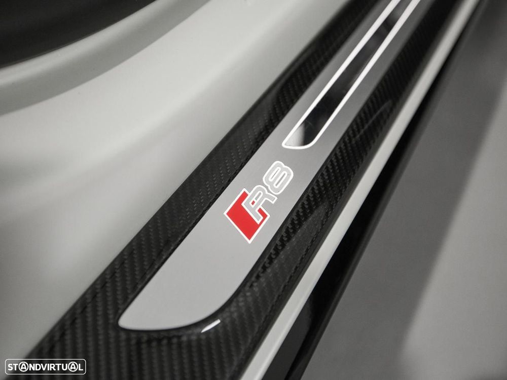 Audi R8 Spyder 5.2 FSi V10 S tronic Plus - 10