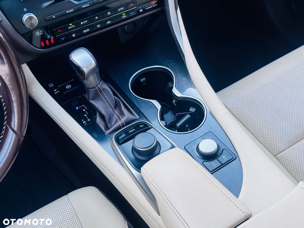 Lexus RX 200t / 300 Prestige - 33