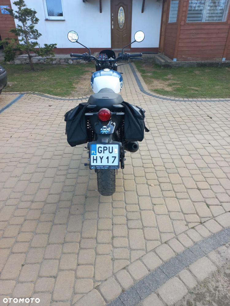 Royal Enfield HNTR - 4