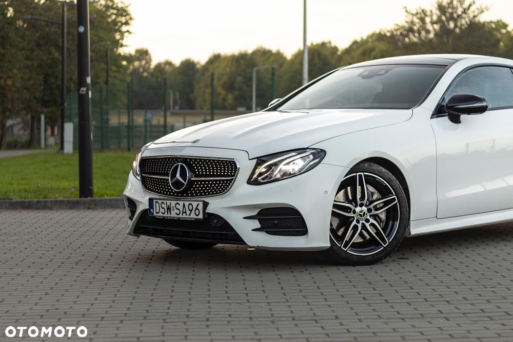 Mercedes-Benz Klasa E 300 Coupe 9G-TRONIC - 3