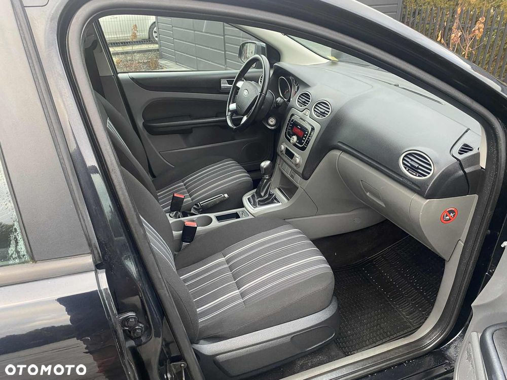 Ford Focus 1.6 Trend EU5 - 10