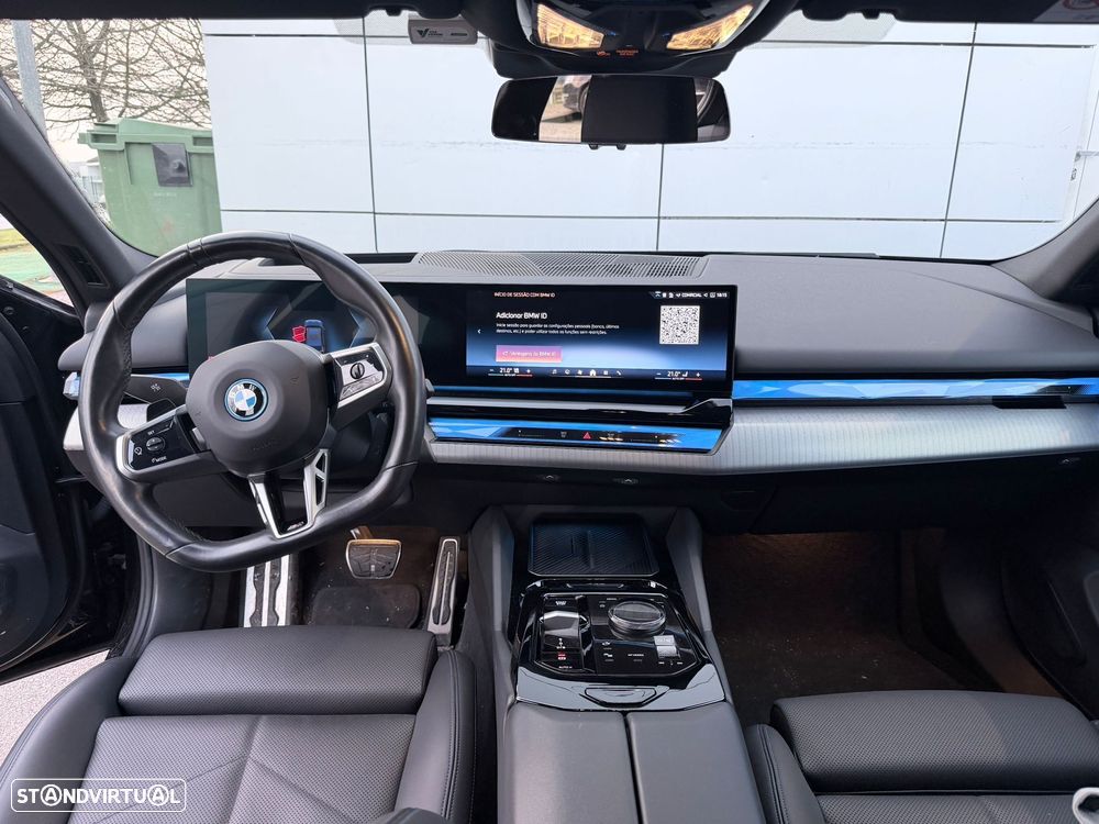 BMW i5 - 5