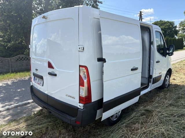 Nissan NV400 - 13