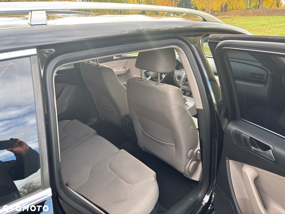 Volkswagen Passat 1.6 TDI DPF BlueMot Comfortline - 12