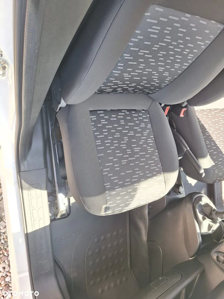 Opel COMBO - 10