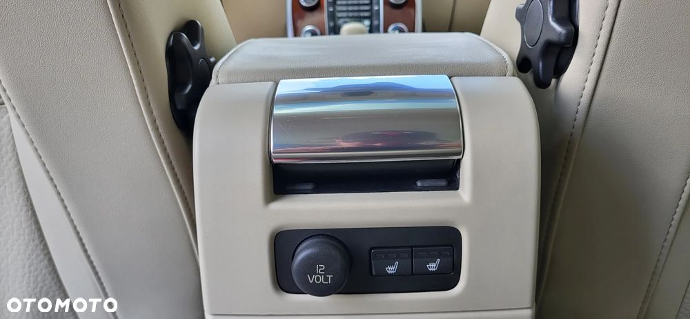 Volvo V70 D5 Geartronic Momentum - 30