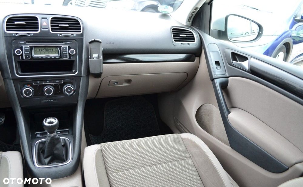 Volkswagen Golf - 28