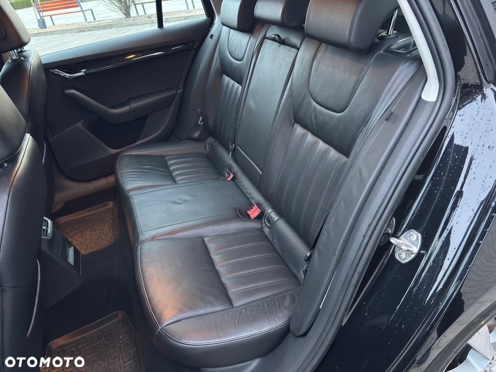 Skoda Octavia 2.0 TDI 4x4 Style DSG - 23