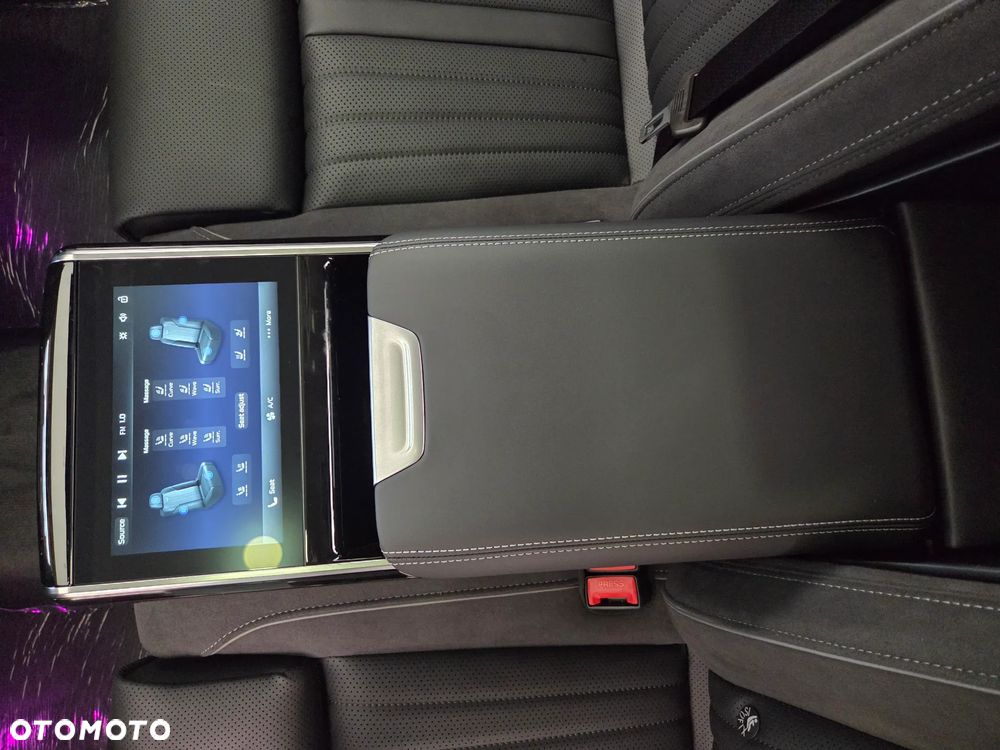 Hongqi H9 2.0T Deluxe - 18