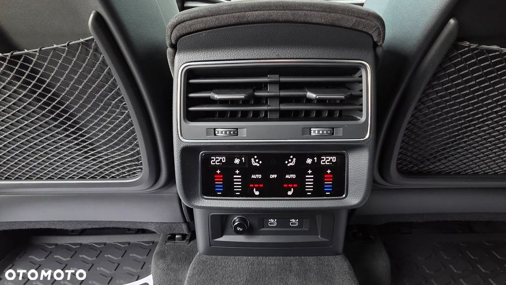 Audi RS Q8 TFSI quattro tiptronic - 13
