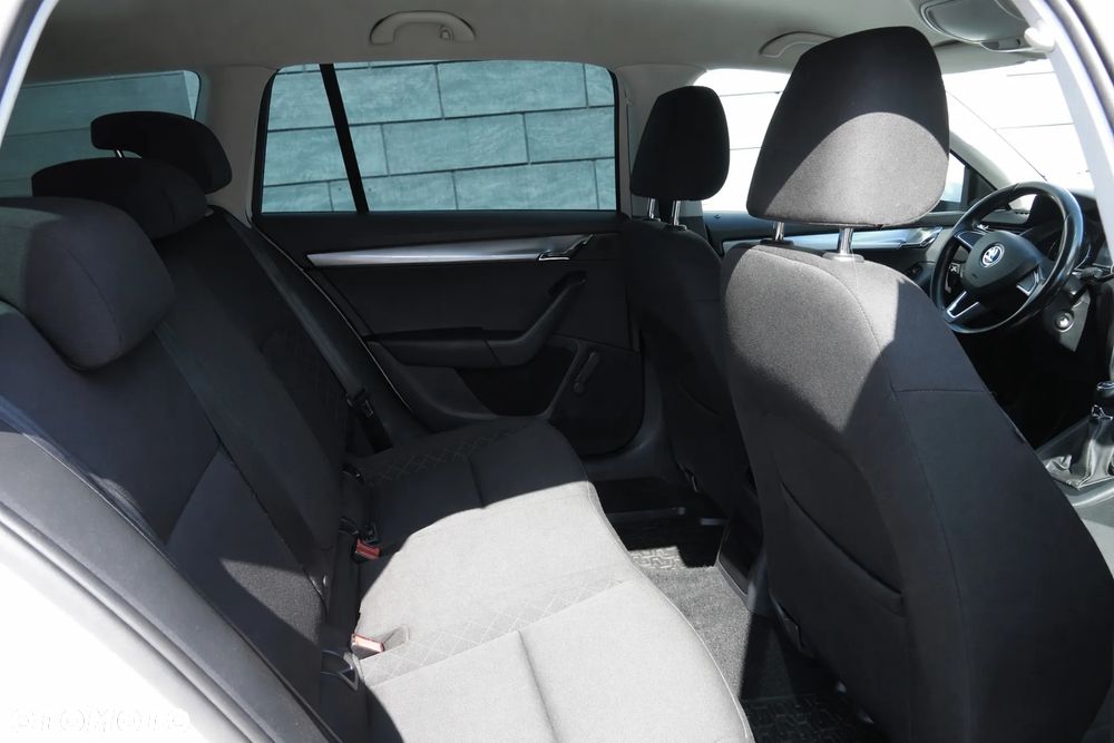 Skoda Octavia 1.4 TSI Active - 10