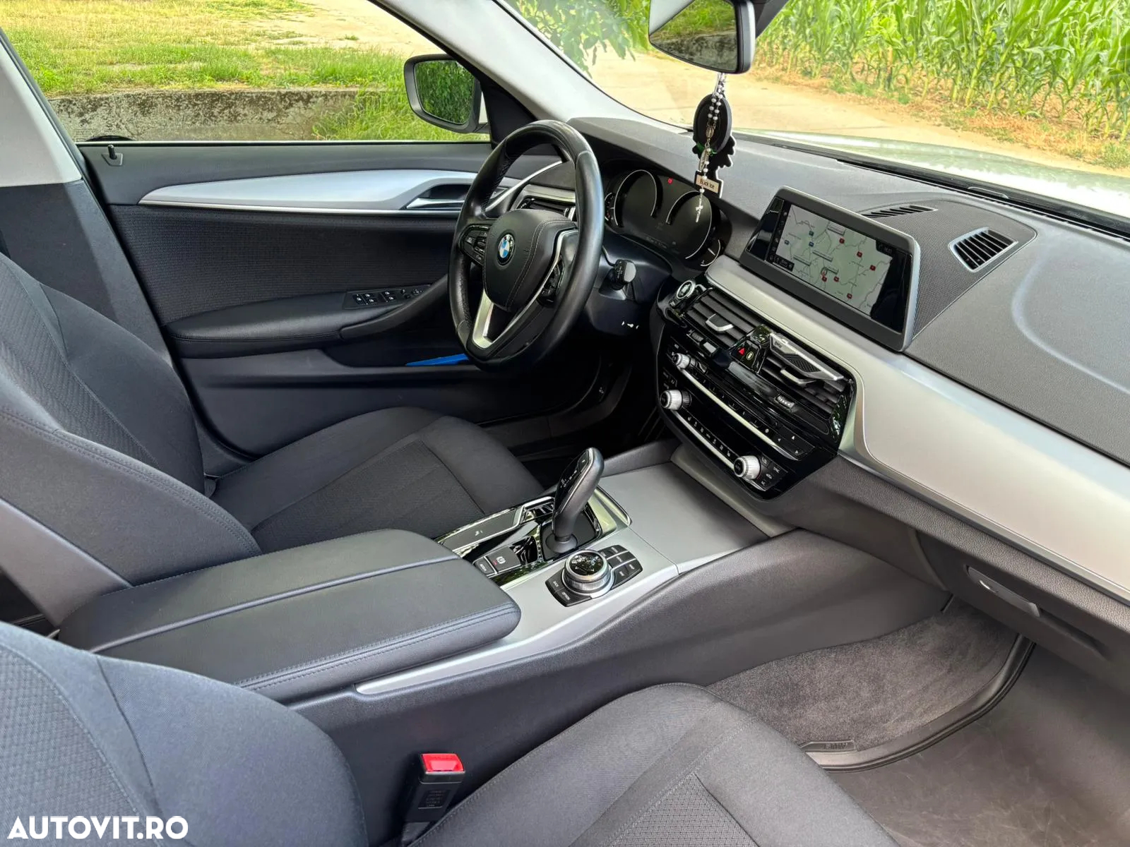 BMW Seria 5 520d AT - 11