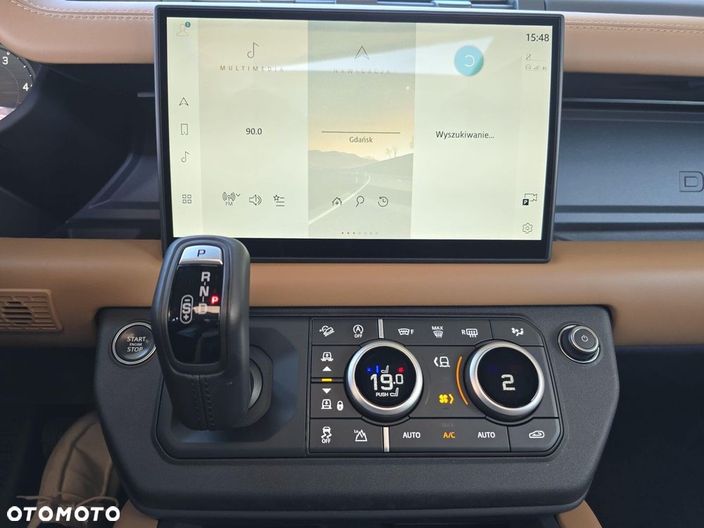 Land Rover Defender - 21