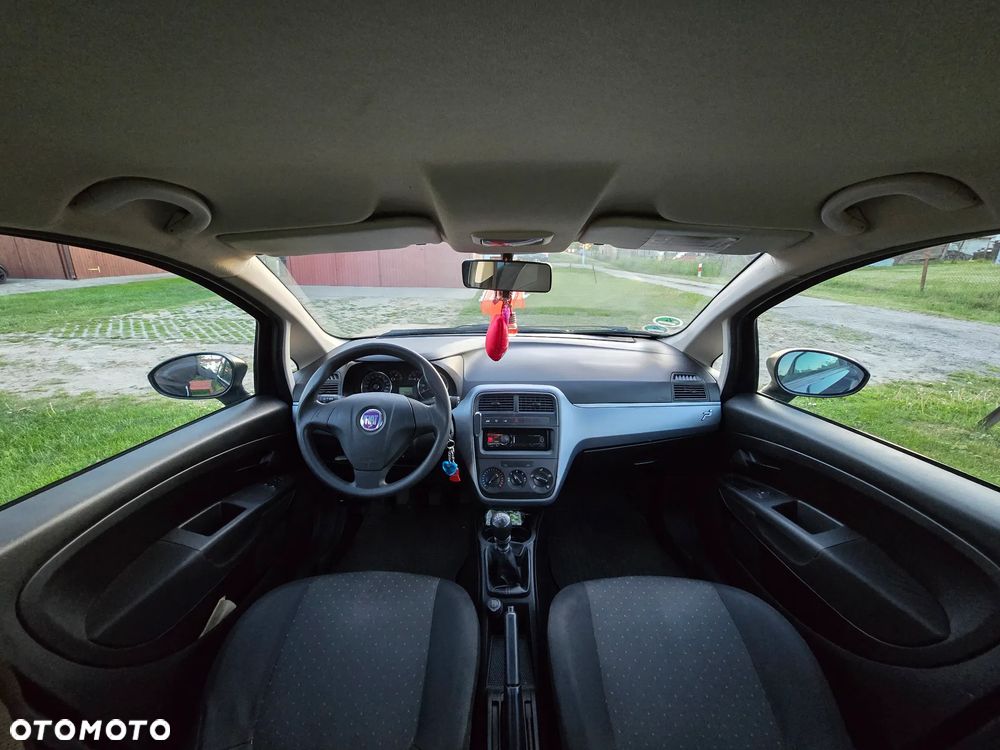 Fiat Grande Punto - 10