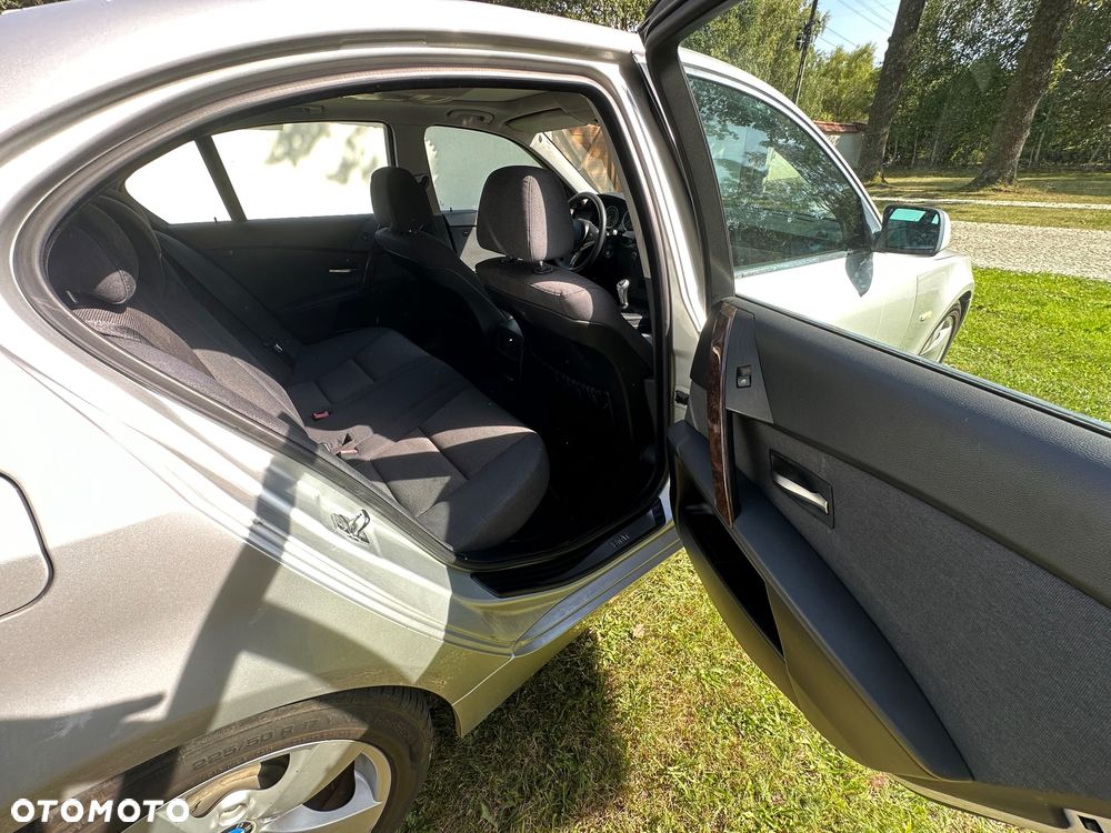 BMW Seria 5 525i - 14