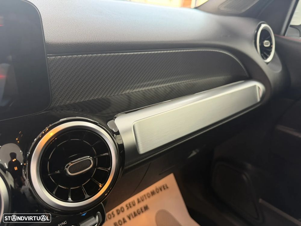 Mercedes-Benz GLB 180 d AMG Line - 33