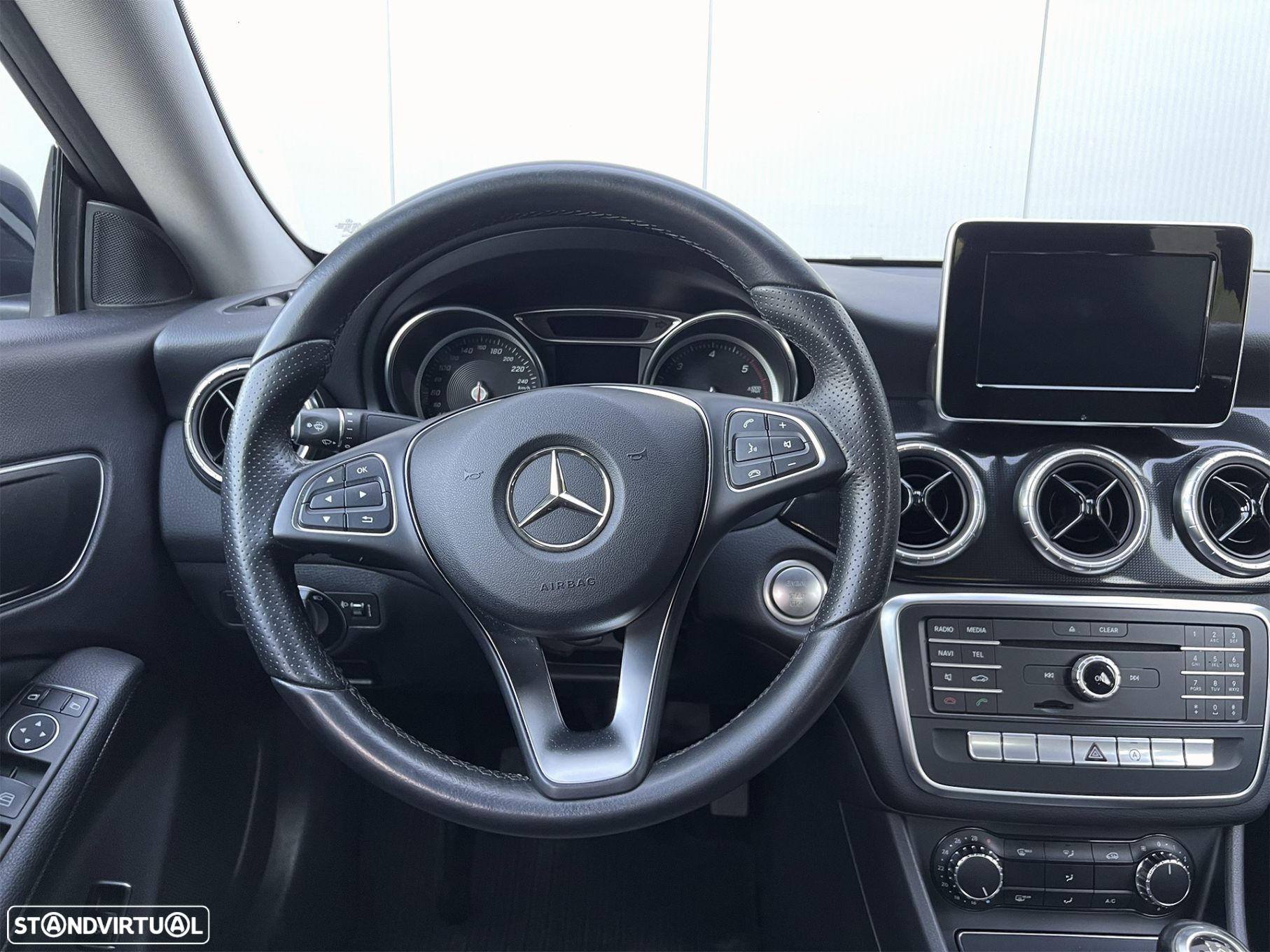 Mercedes-Benz CLA 180 d Urban - 15