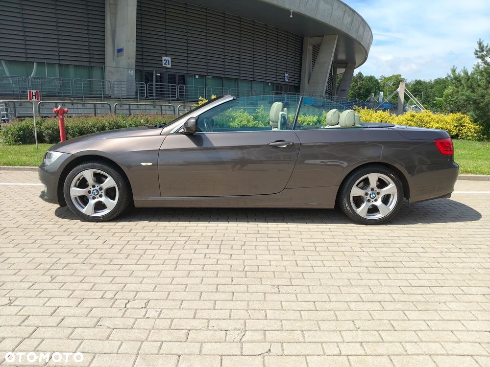 BMW Seria 3 320i - 4