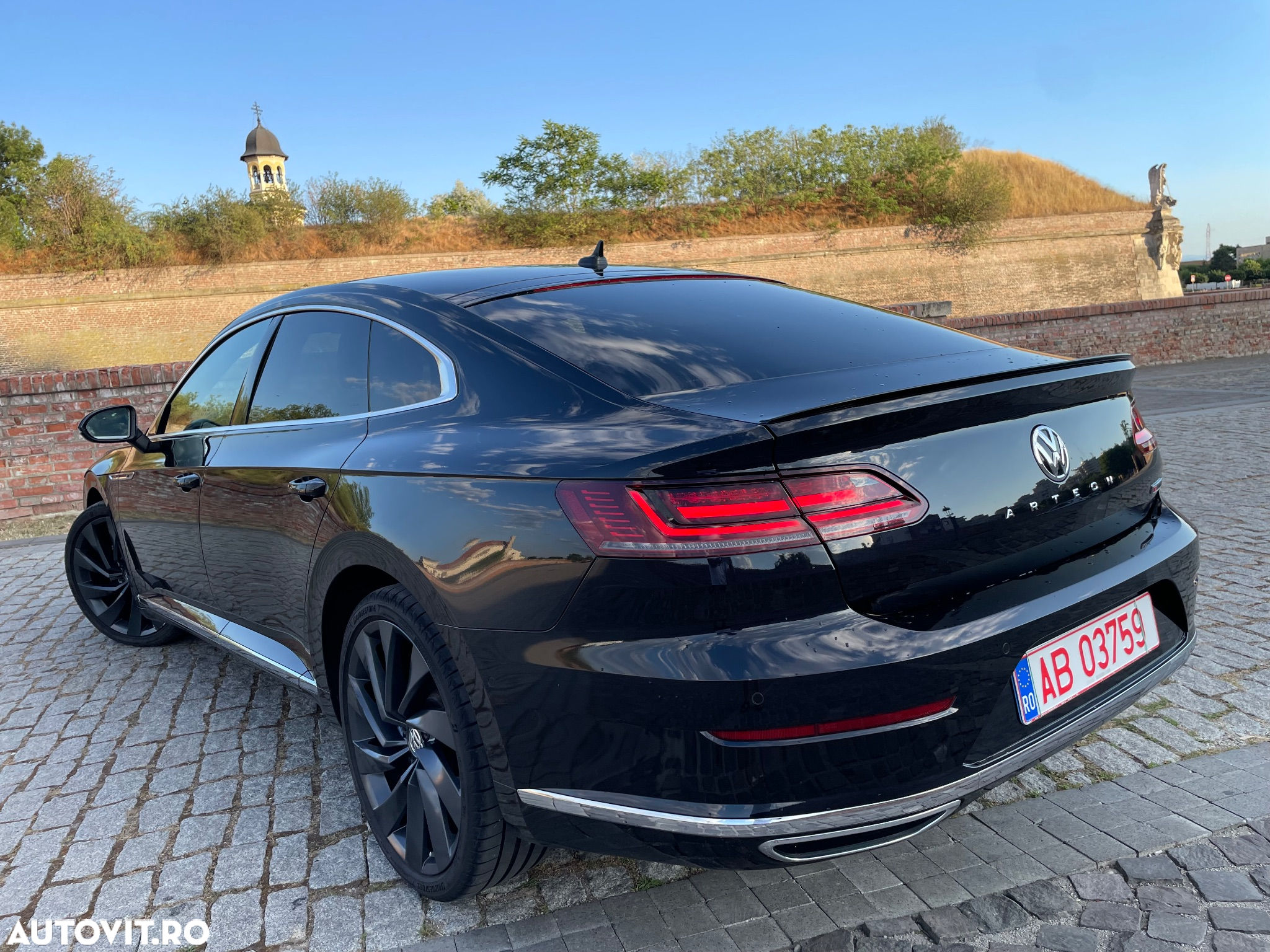 Volkswagen ARTEON 2.0 TDI DSG 4Motion R-Line - 3