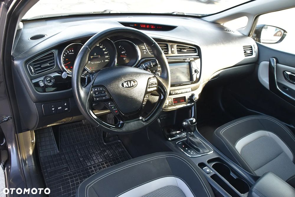 Kia Ceed 1.6 GDI DCT Platinum Edition - 23