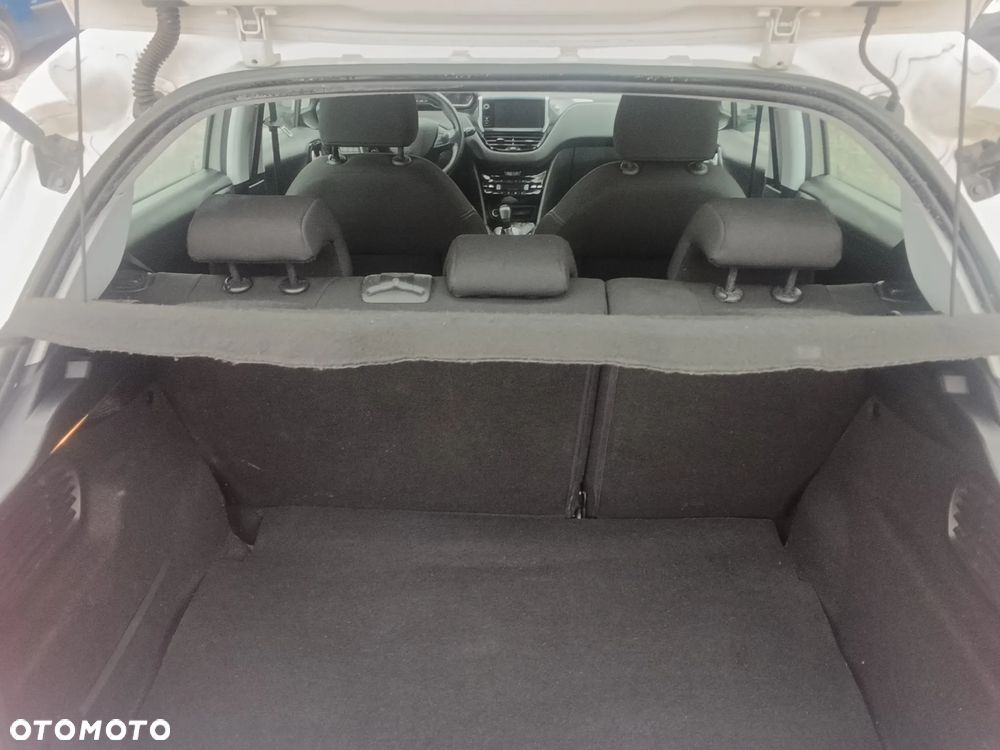 Peugeot 208 1.6 e-HDi Allure STT - 9