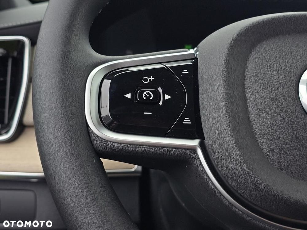 Volvo XC 90 B5 B AWD Ultra Bright 7os - 17