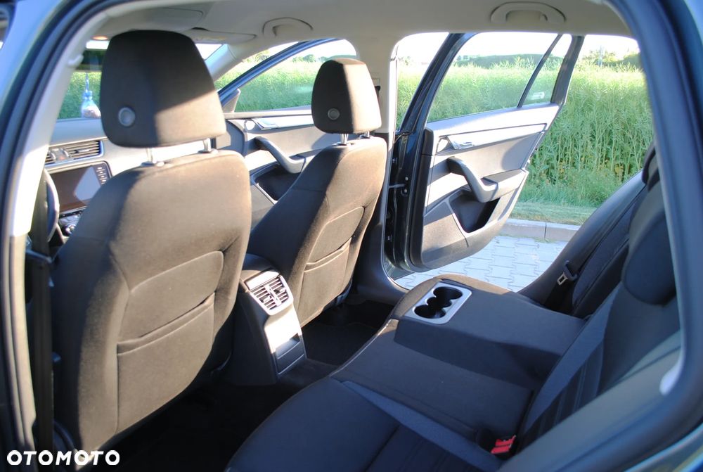 Skoda Octavia 1.5 TSI ACT Style DSG - 8