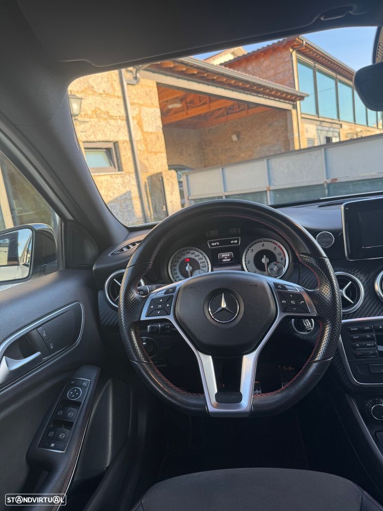 Mercedes-Benz A 180 d AMG Line - 12