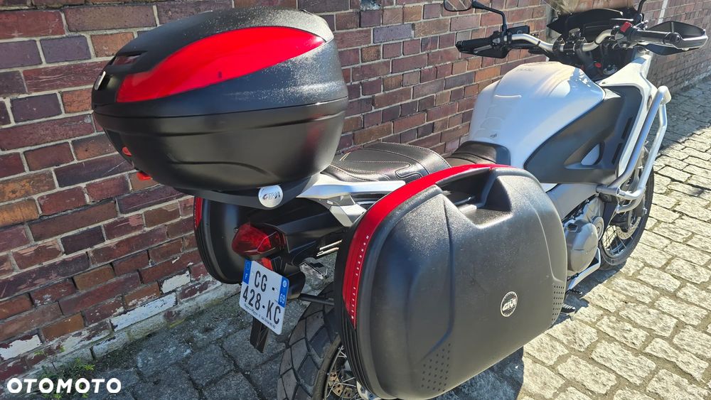 Honda VFR - 25