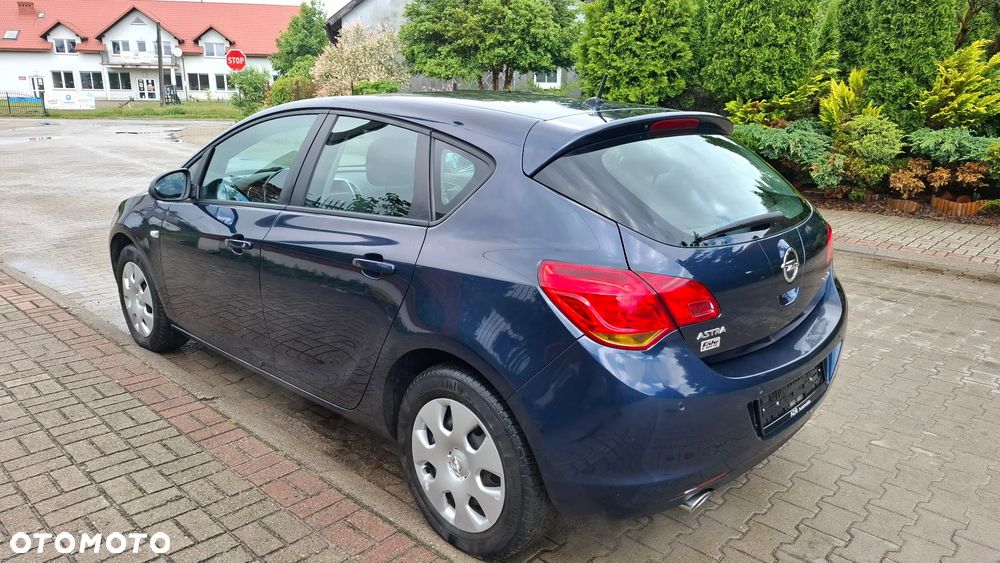 Opel Astra 1.4 Turbo - 4