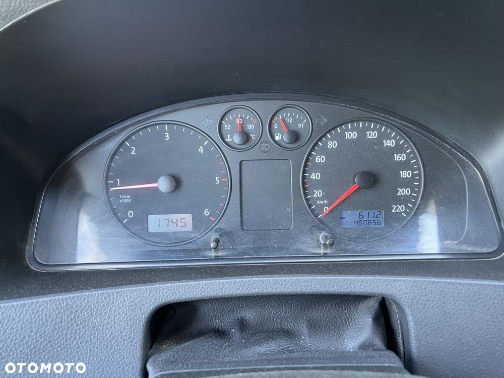 Volkswagen Transporter Shuttle Lang - 15