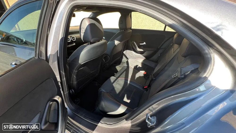 Mercedes-Benz A 250 - 4