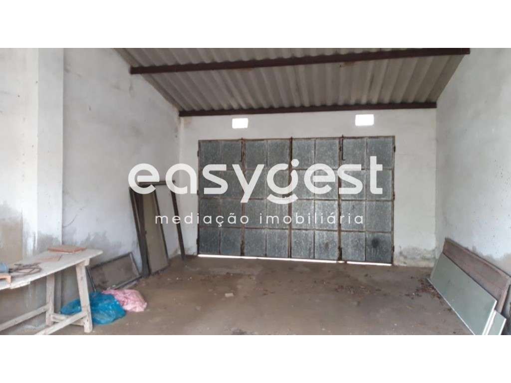 Moradia com loja de comércio localizada no centro de Safara - Grande imagem: 2/12