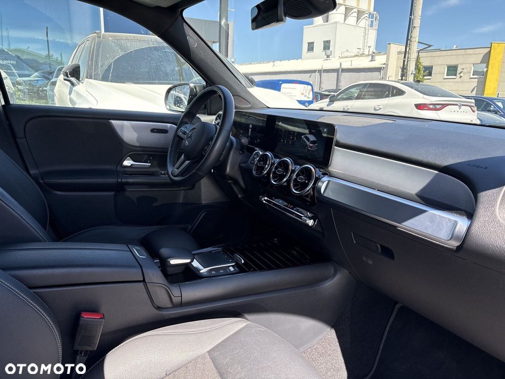 Mercedes-Benz GLB 200 7G-DCT - 10