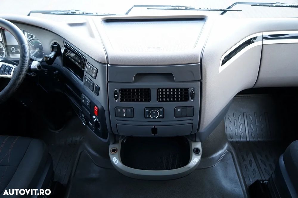 DAF XF 530 / RETARDER / AER CONDIȚIONAT PARCARE / CABINĂ SUPER SPACE / - 32