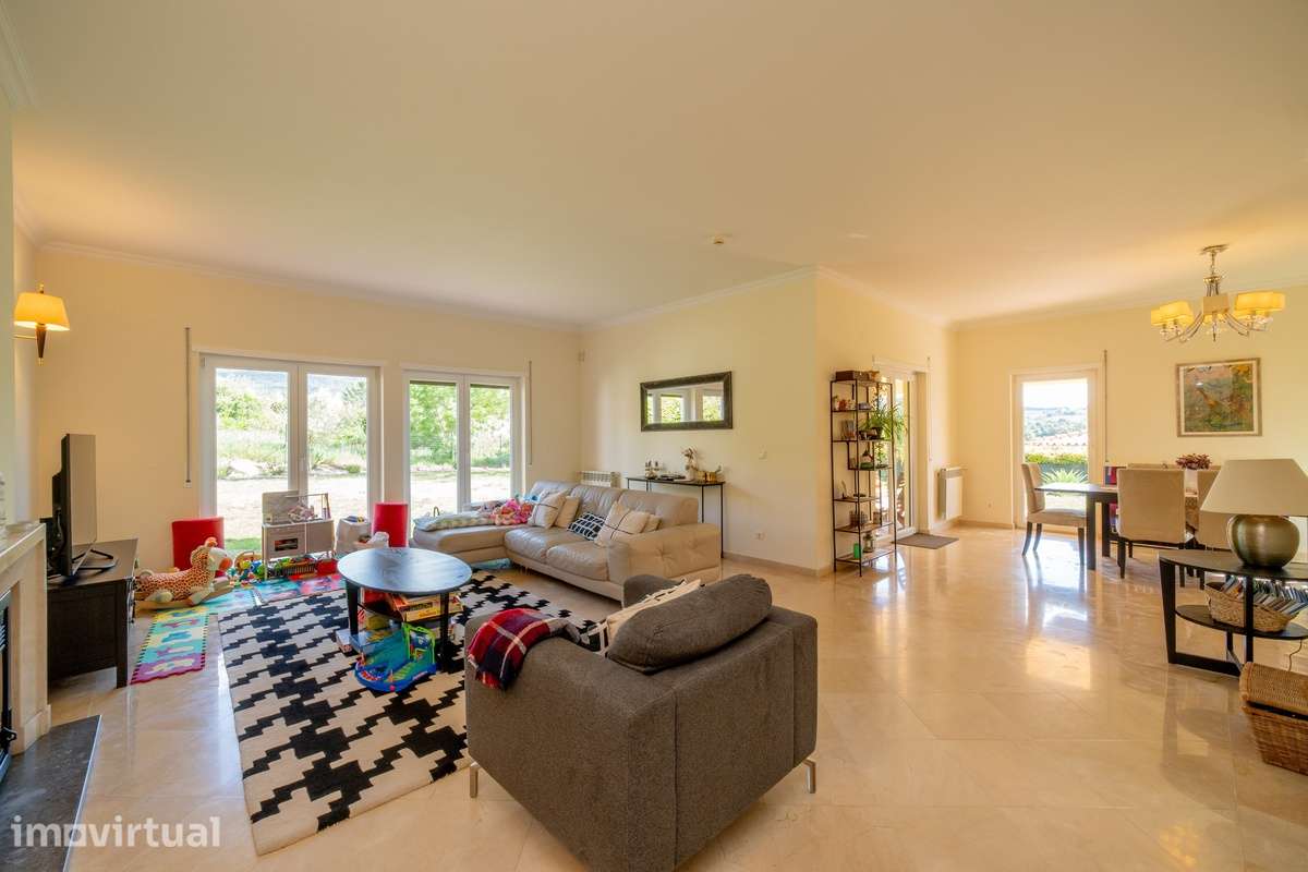 Moradia T4 Isolada com Vista Serra no Campo Real Resort - Grande imagem: 4/43