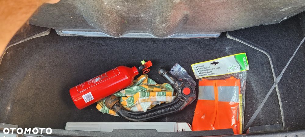 Ford S-Max 2.5 Titanium - 16