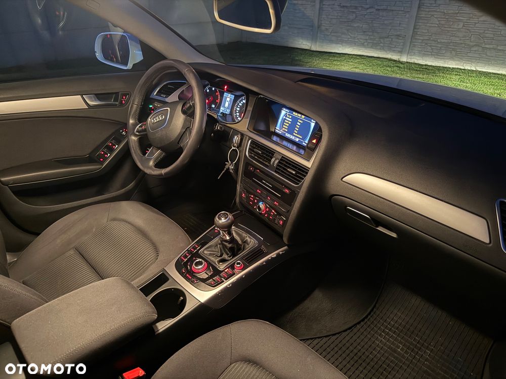 Audi A4 Avant 2.0 TDI DPF clean diesel Attraction - 11