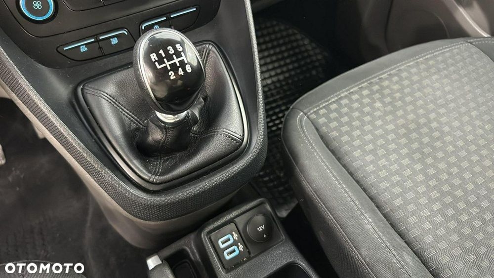 Ford Tourneo Connect Grand - 18