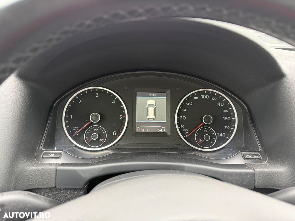 Volkswagen Tiguan - 27