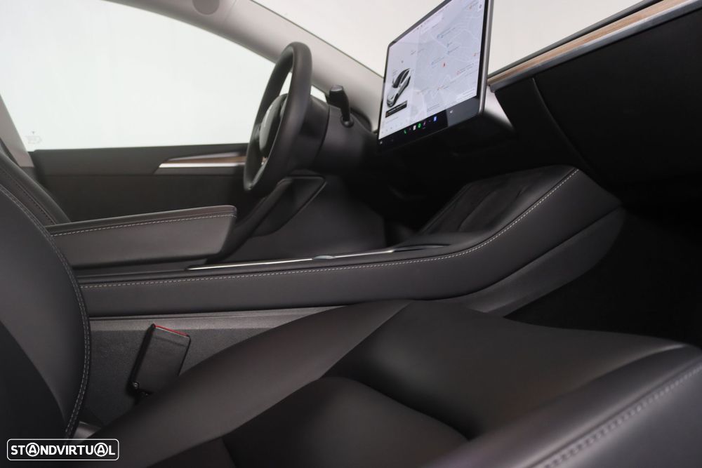 Tesla Model Y Long Range Dual Motor AWD - 12