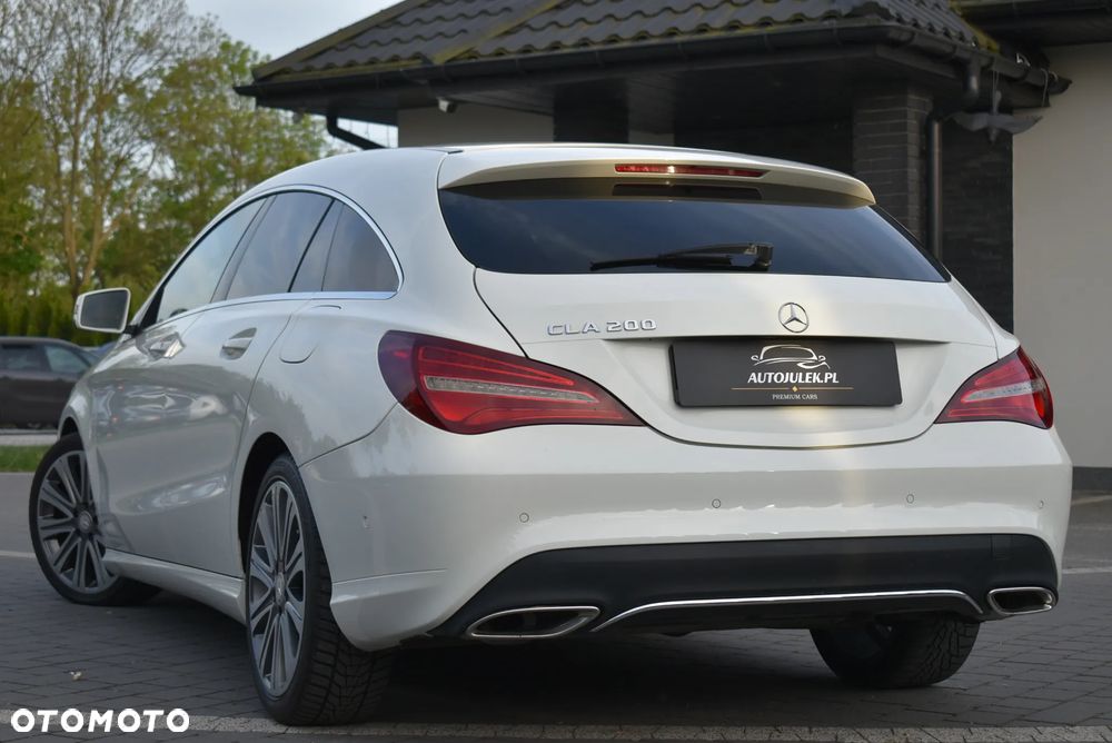 Mercedes-Benz CLA 200 7G-DCT UrbanStyle Edition - 22