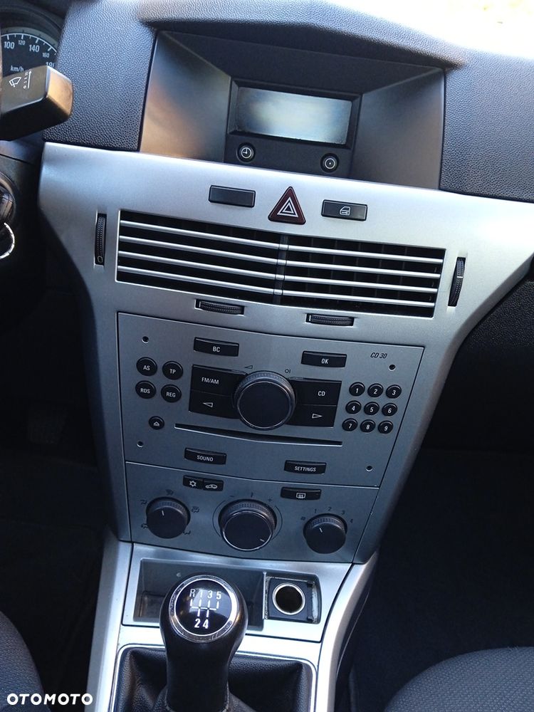 Opel Astra 1.6 - 8