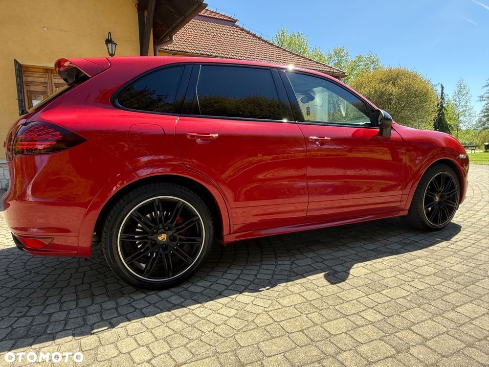 Porsche Cayenne GTS - 4