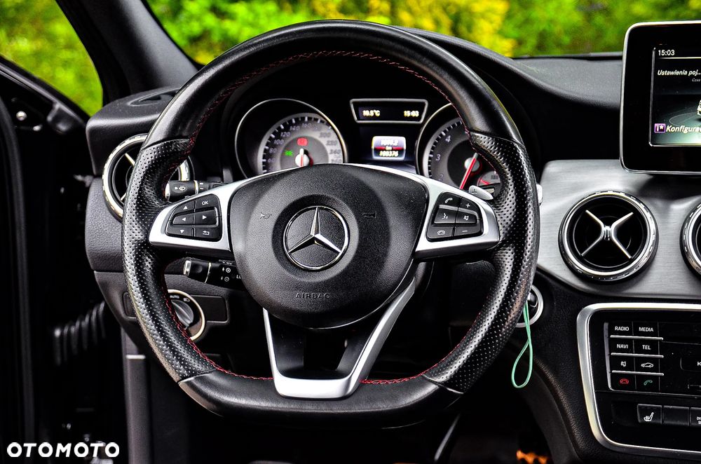 Mercedes-Benz GLA 180 7G-DCT AMG Line - 37