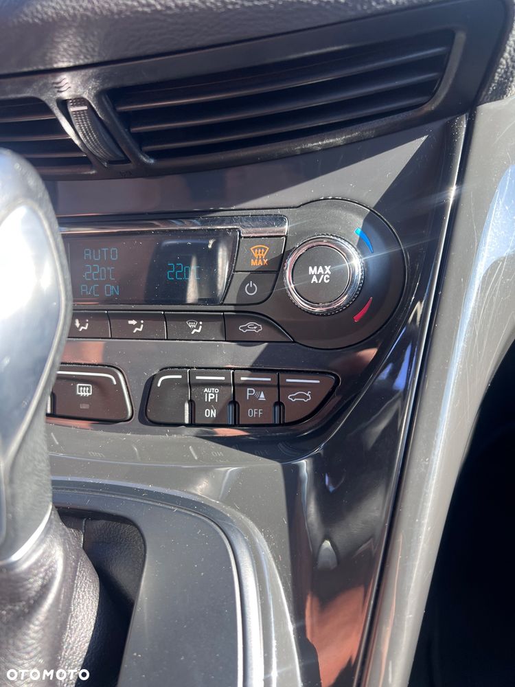 Ford Kuga 2.0 EcoBoost 4x4 Titanium - 16