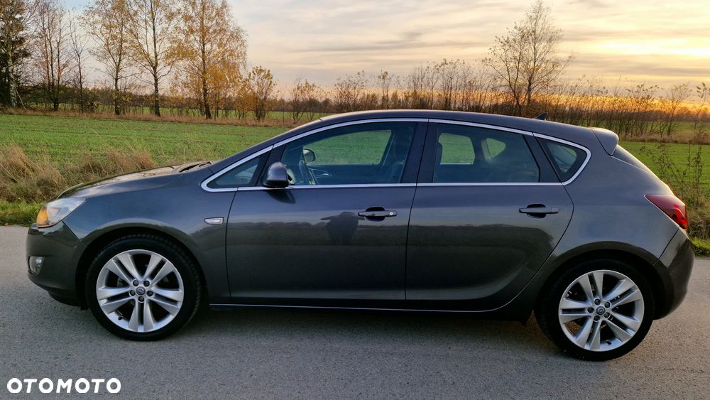 Opel Astra 1.4 Turbo Cosmo - 4