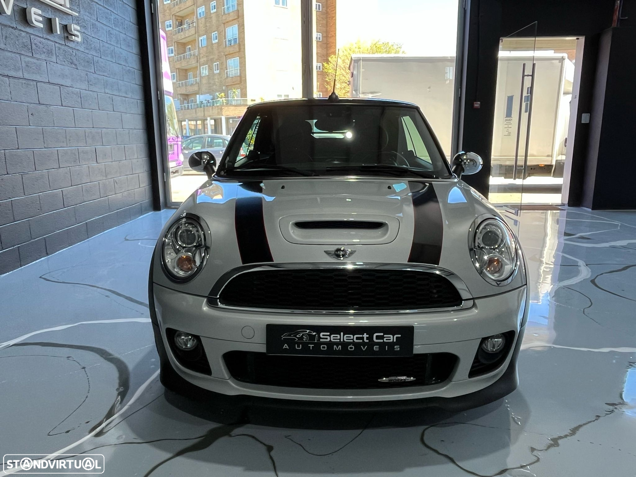 MINI Cabrio John Cooper Works - 6