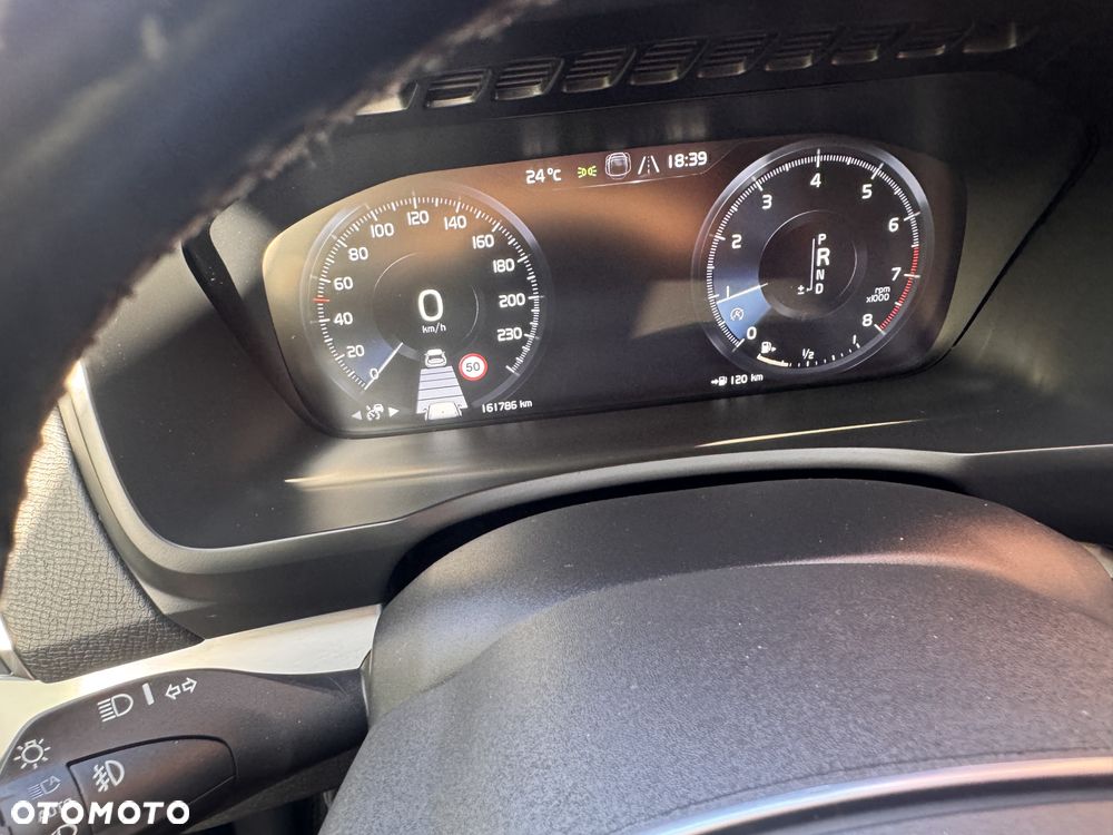 Volvo XC 90 - 31